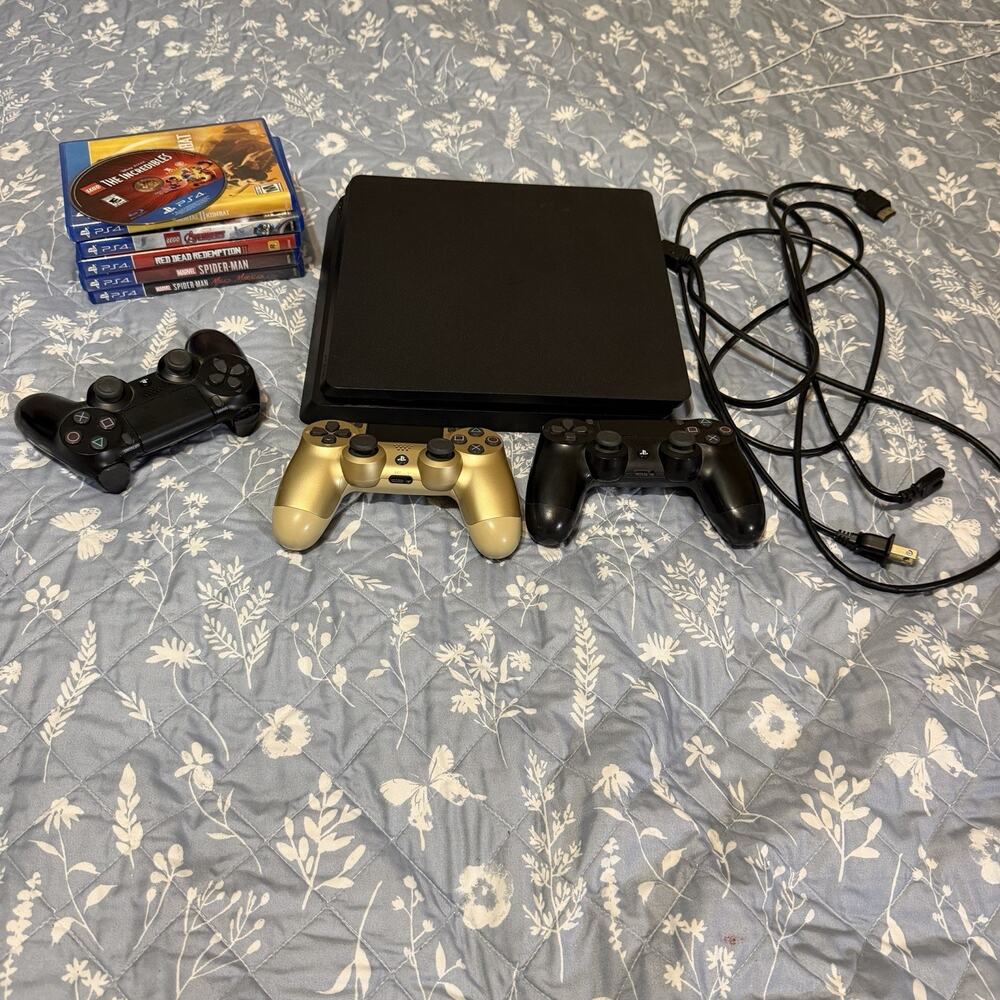 Sony PS4 Slim 1TB Bundle 3 Controllers + 6 Games READ DESCRIPTION